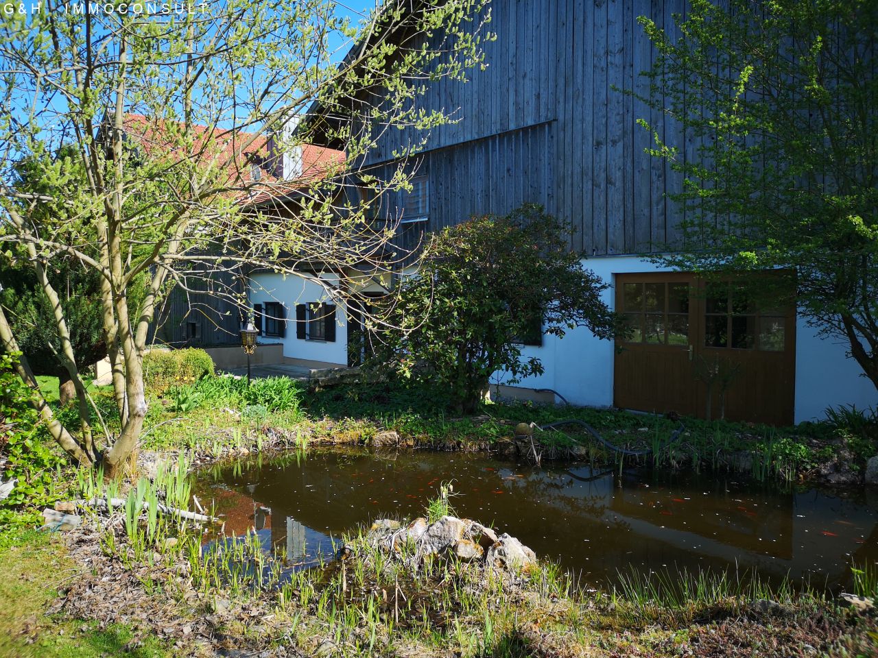 Teich/hinterer Gartenbereich Nebenhaus