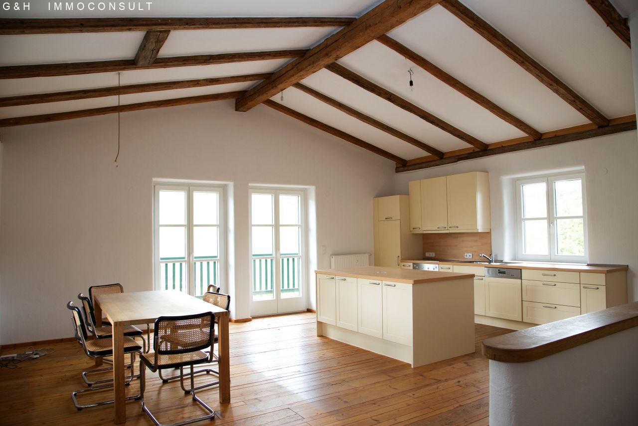 Landhaus/Essbereich/Küche/Ausgang Balkon ELW/ OG