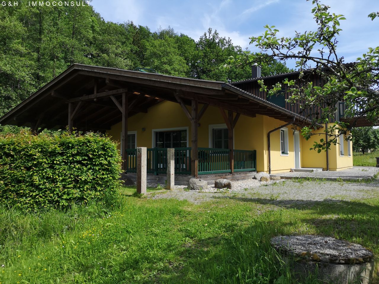 Landhaus/überdachte Terrasse/Garten