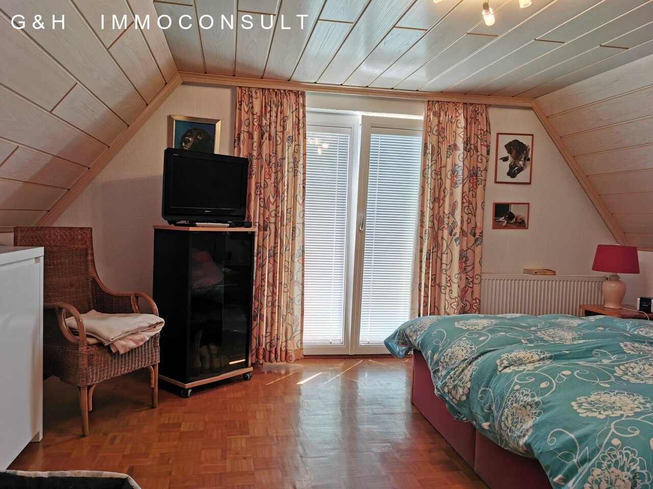 Schlafzimmer/Ausgang Balkon/OG