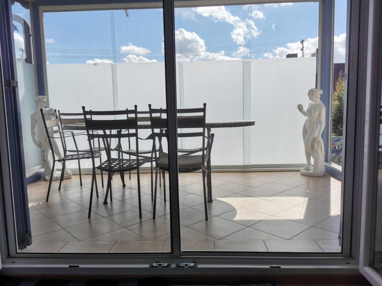 Fenster und Türen mit Insektenschutz Fenster und Türen mit Insektenschutz