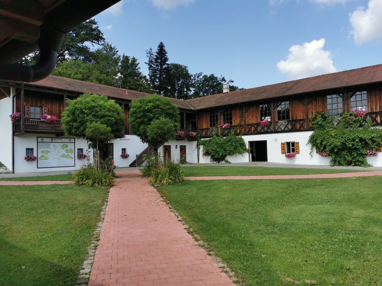 Innenhof Golfanlage Innenhof Golfanlage