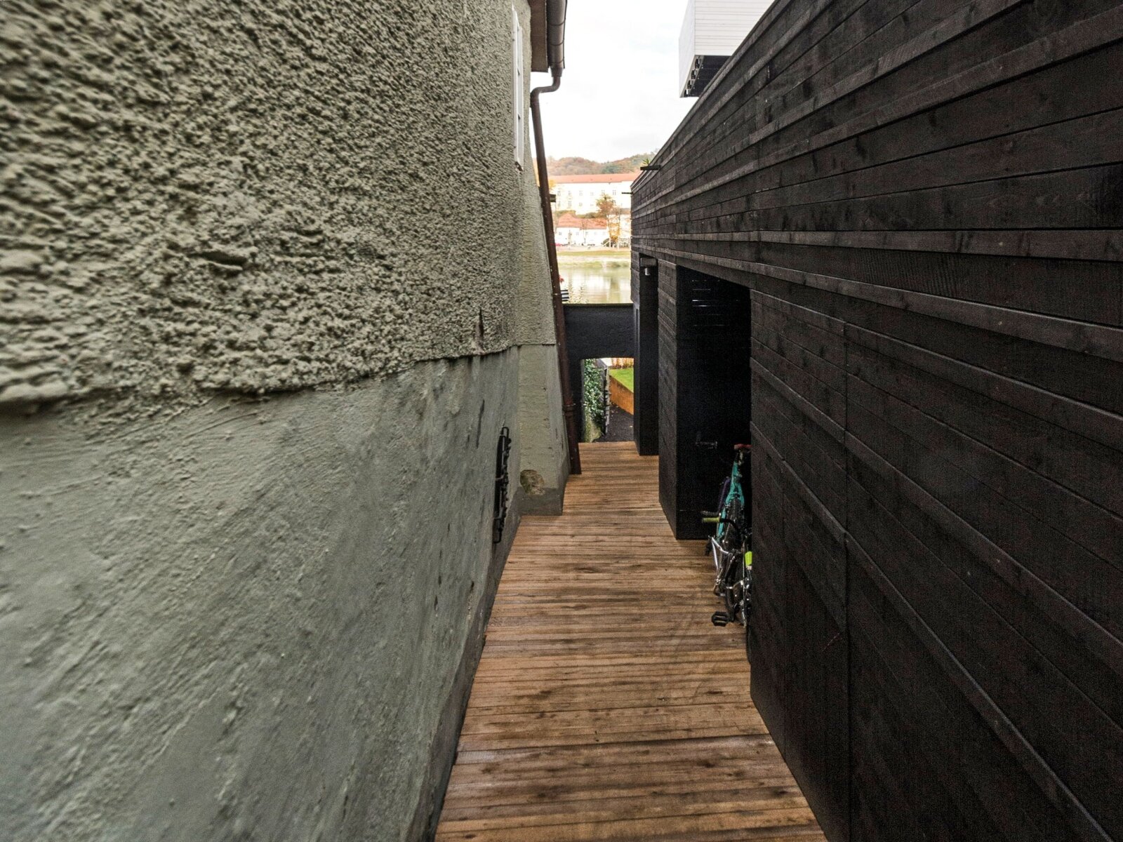 Aussenzugang Gartenbereich/Attelierwohnung/UG