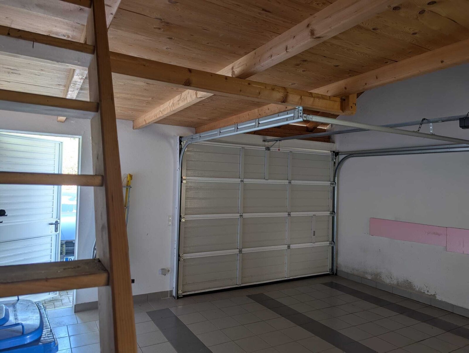 Garage/elektrisches Sektionaltor