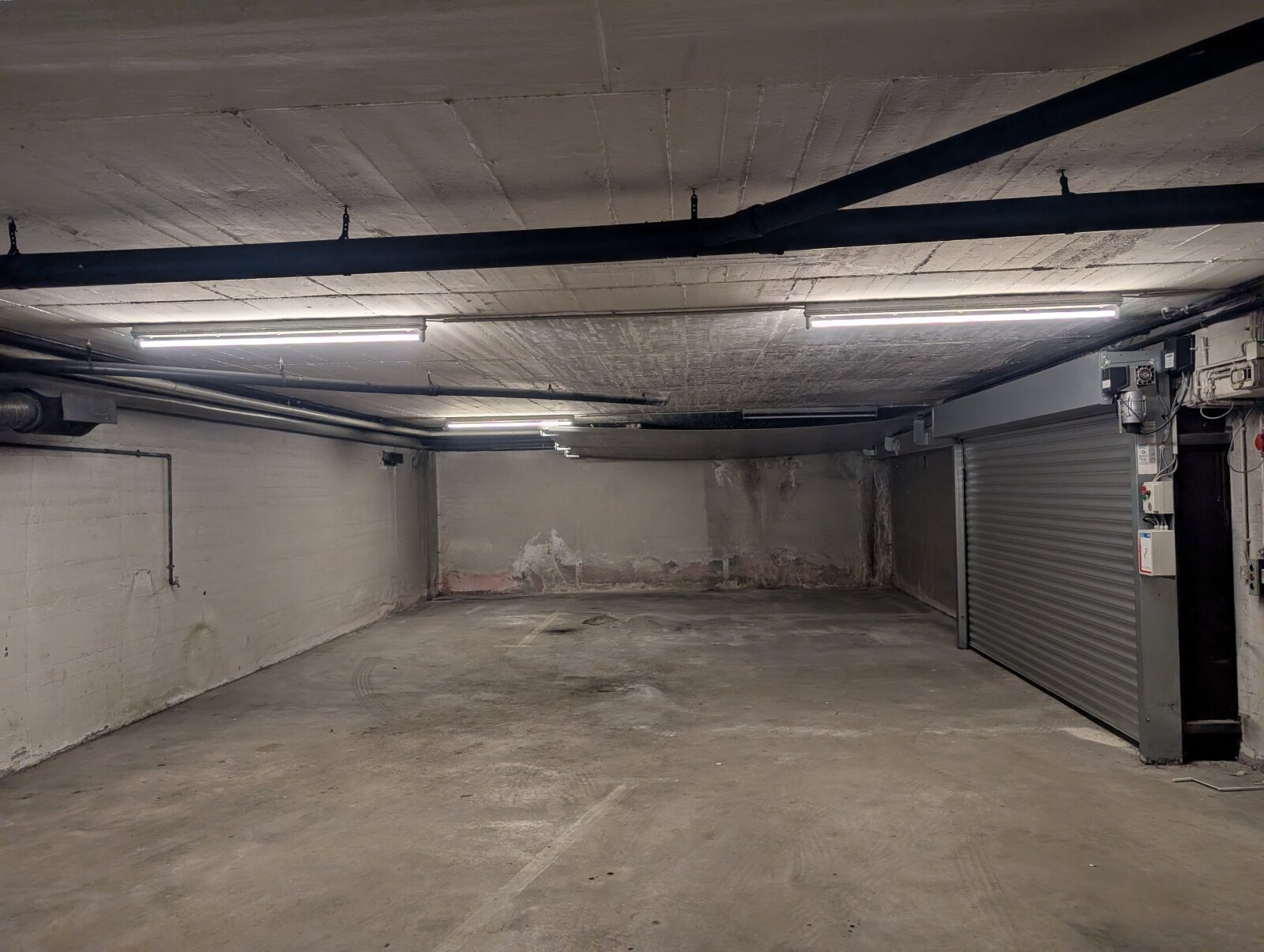 Tiefgarage/Rolltor/KG Tiefgarage/Rolltor/KG