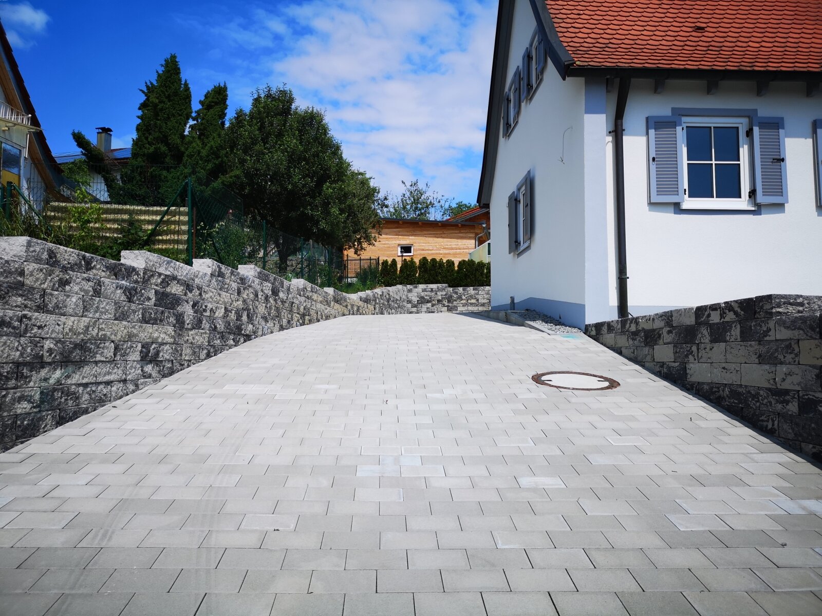 Zufahrt/Auffahrt/Eingangsbereich