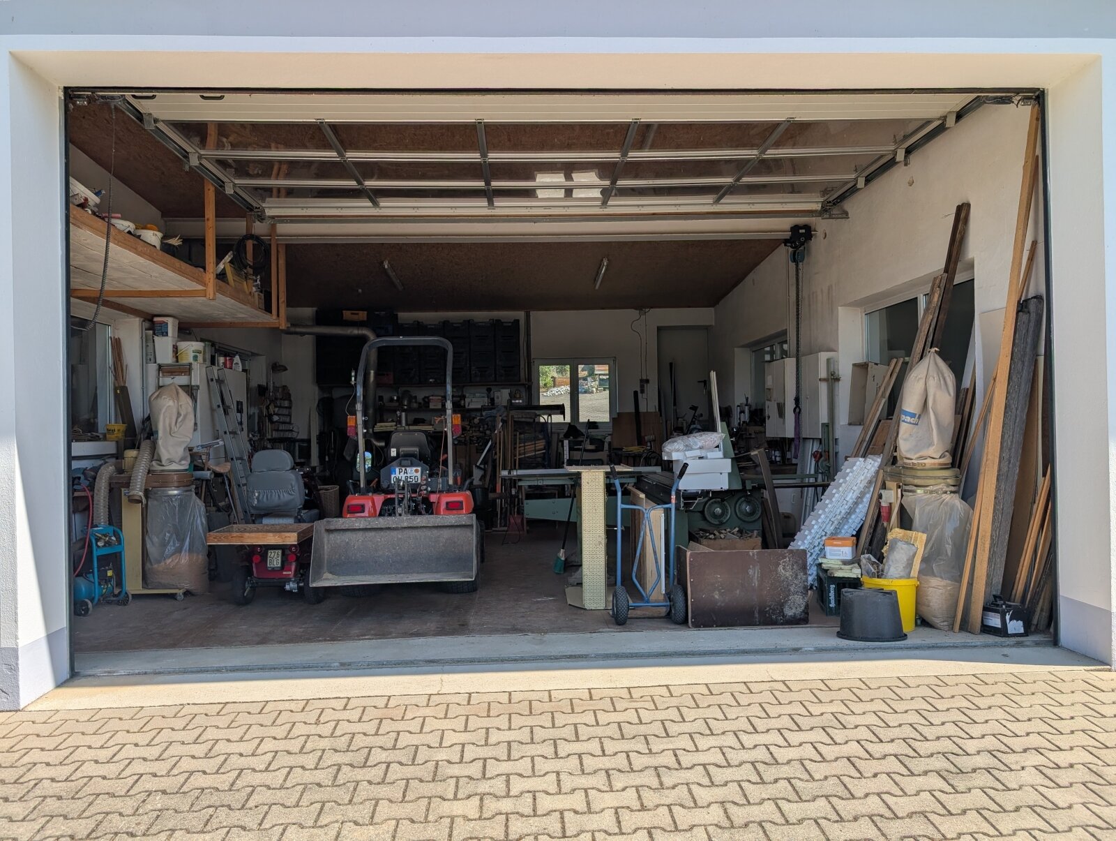 Garage 1 Garage 1