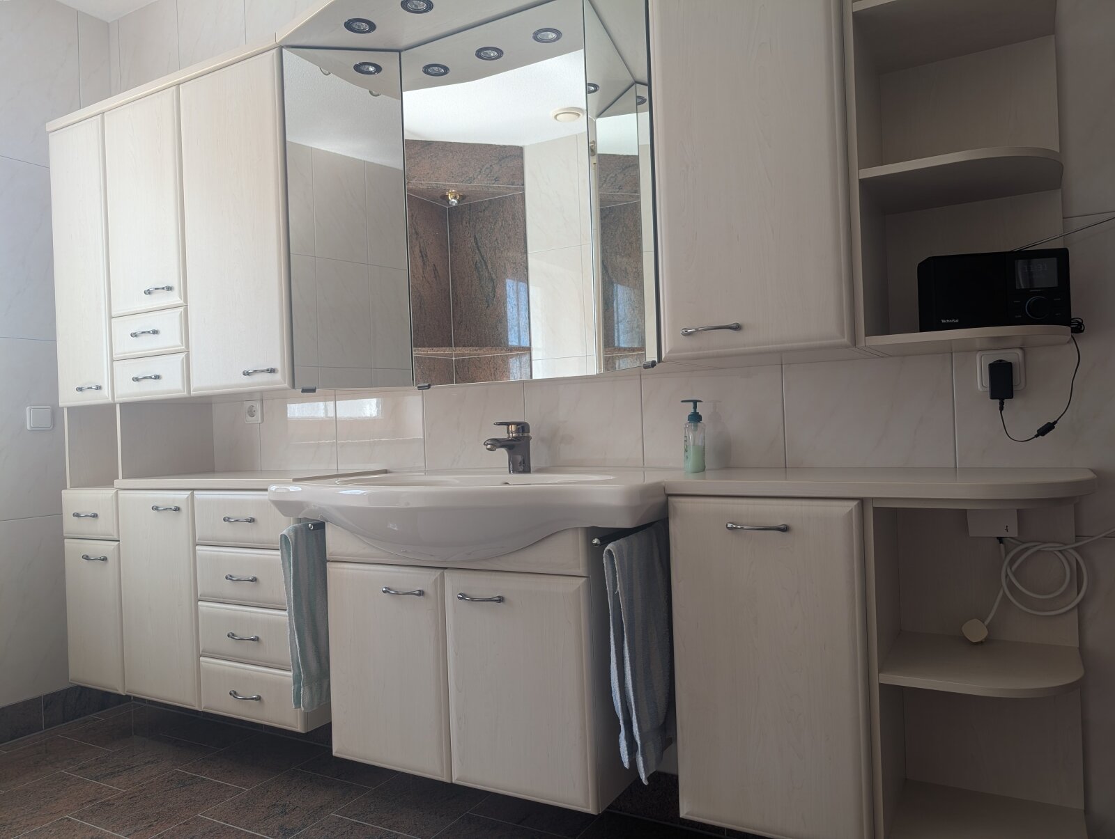 Badezimmer/EG Badezimmer/EG