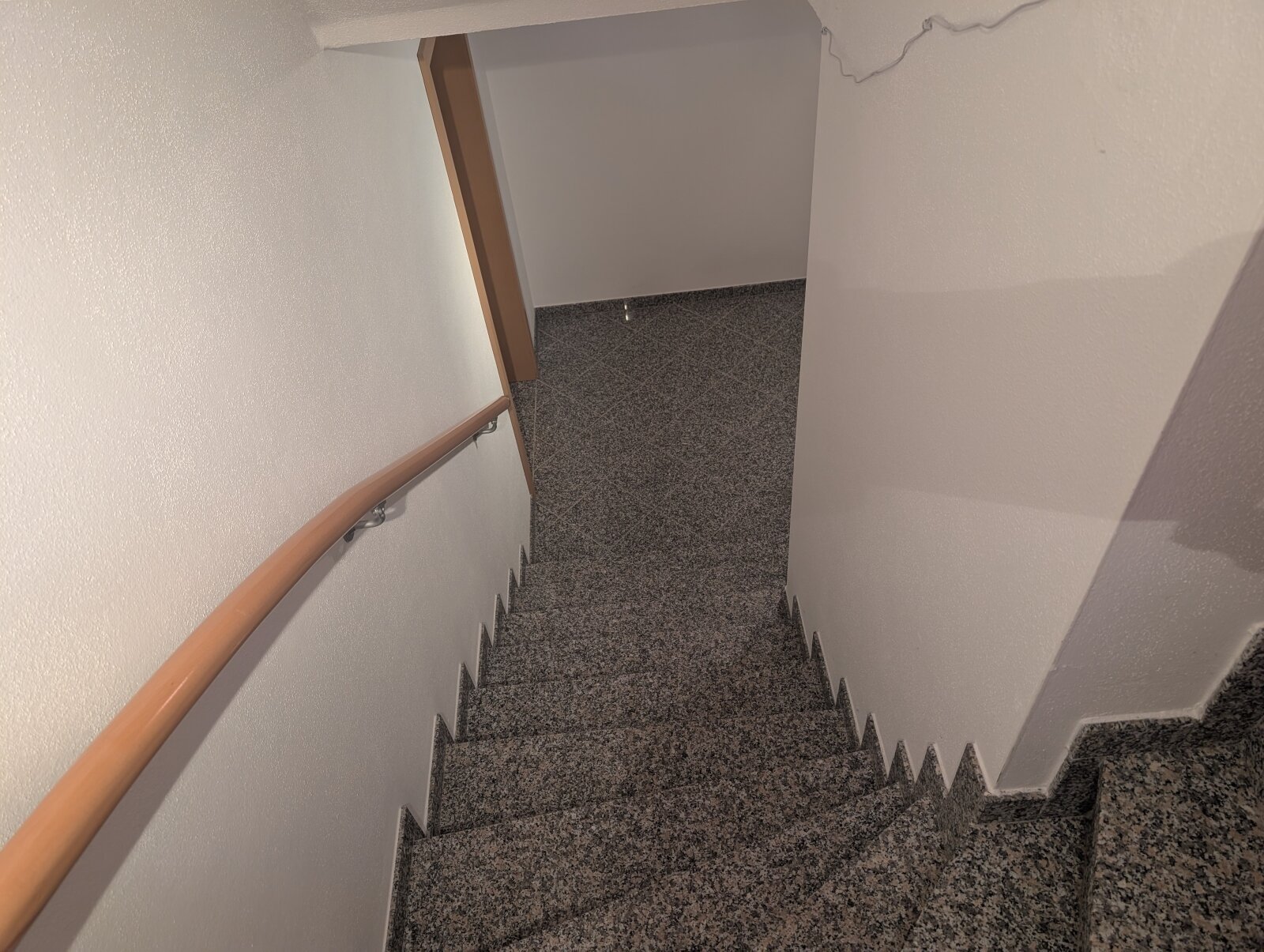 Treppen-Abgang Keller/UG Treppen-Abgang Keller/UG