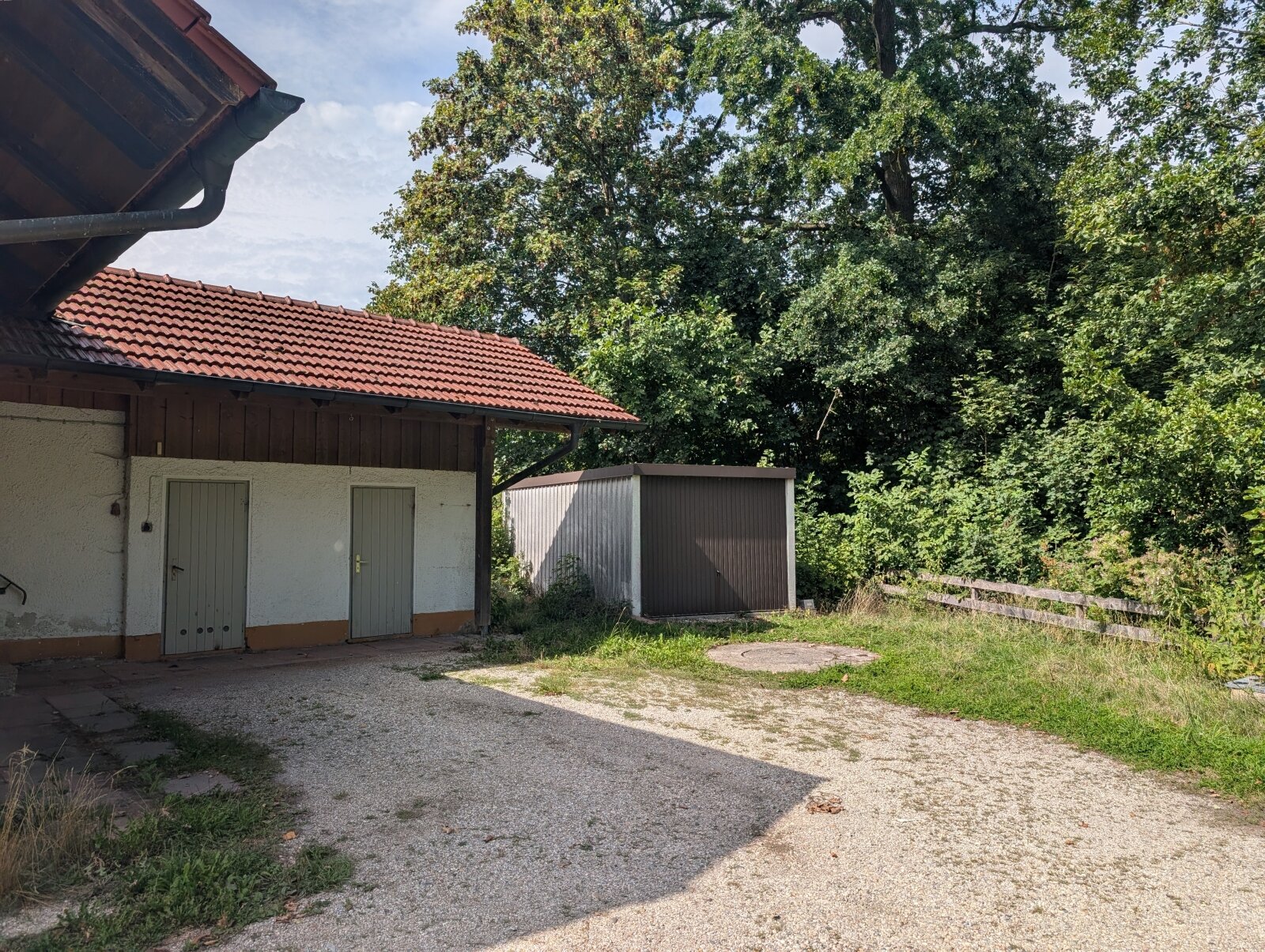Stall-/Lagerräume/Garage Stall-/Lagerräume/Garage
